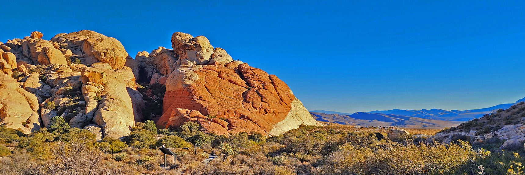 Beautiful Calico Hill Above Sandstone Quarry Parking Area in Evening Sun | Turtlehead Peak | Red Rock Canyon National Conservation Area, Nevada