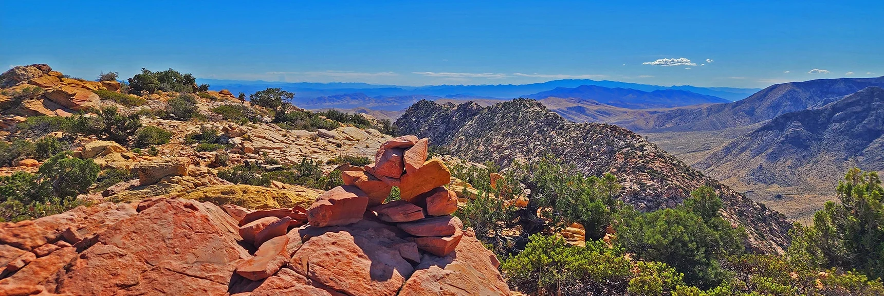 South Peak Comes Into View. Southernmost Official Rainbow Mountains Peak. | Hollow Rock Peak | Rainbow Mountain Wilderness, Nevada