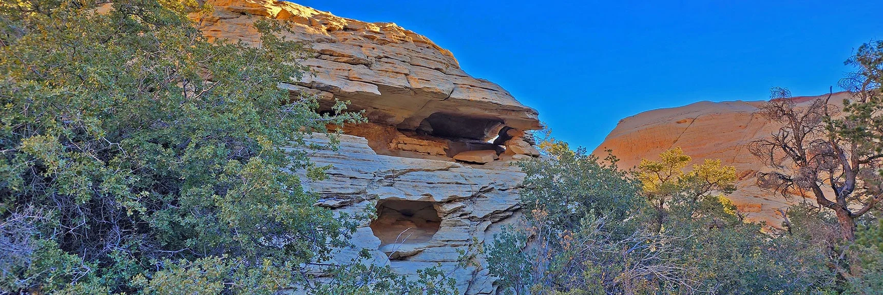Amazing Sandstone Formations Seem to Defy the Laws of Physics. | Calico Tanks | Red Rock Canyon National Conservation Area, Nevada