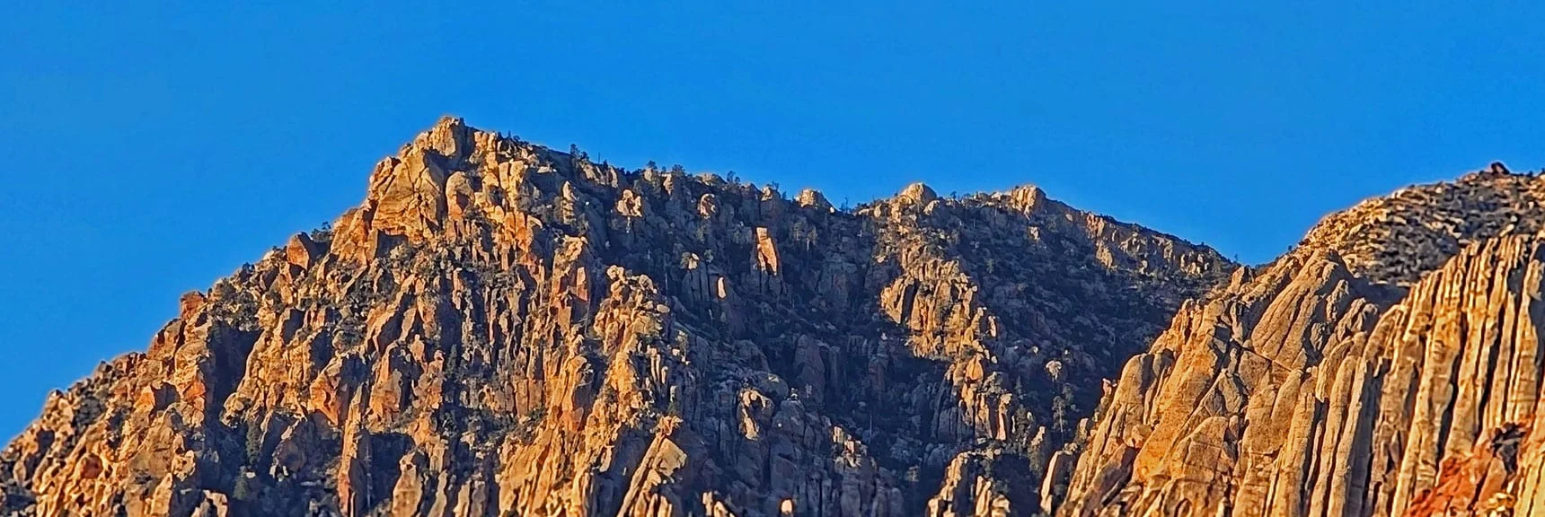 Close-up of Indecision Peak Summit | Knoll Trail | Red Rock Canyon National Conservation Area, Nevada | David Smith | LasVegasAreaTrails.com