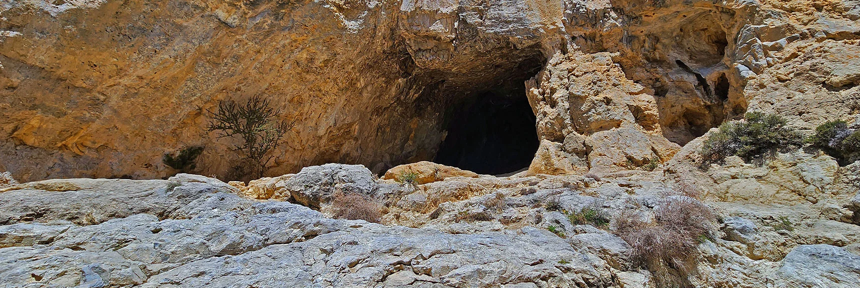 Brief Easy Rock Scramble Leads to Cave Opening | Mary Jane Falls | Mt. Charleston Wilderness | Spring Mountains, Nevada