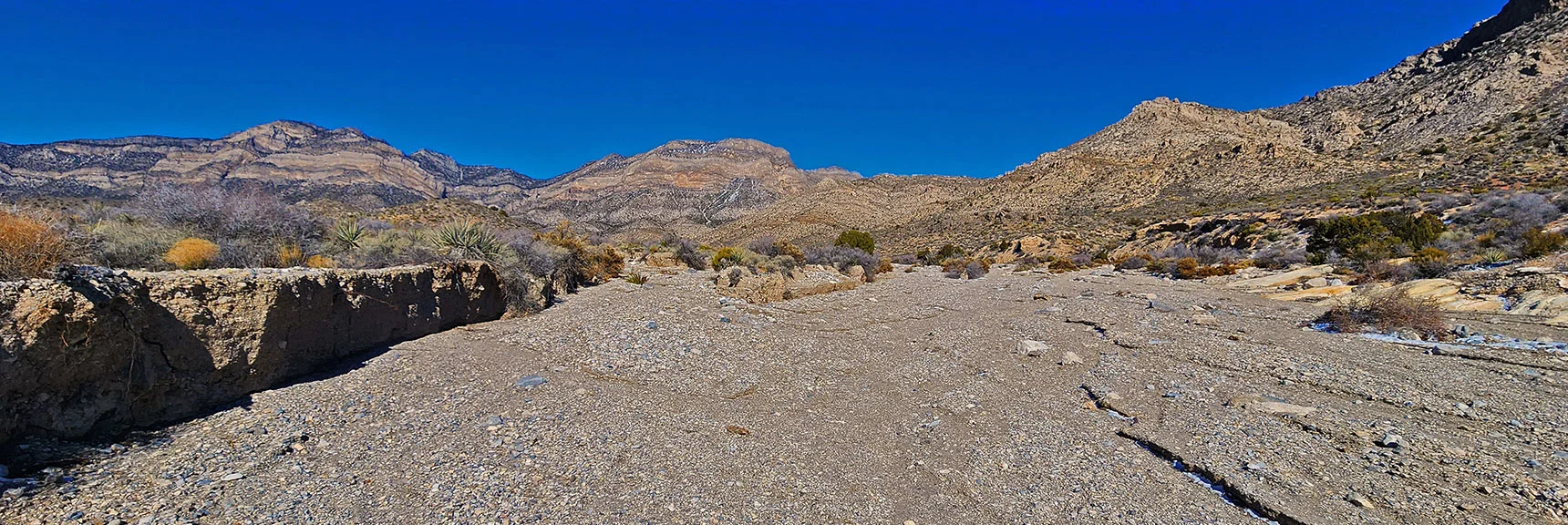 Stick to Left Side of Wash Until You Reach the La Madre Ridgeline Ahead. | 3 Basin Circuit | Calico Basin, Brownstone Basin, Red Rock Canyon, Nevada