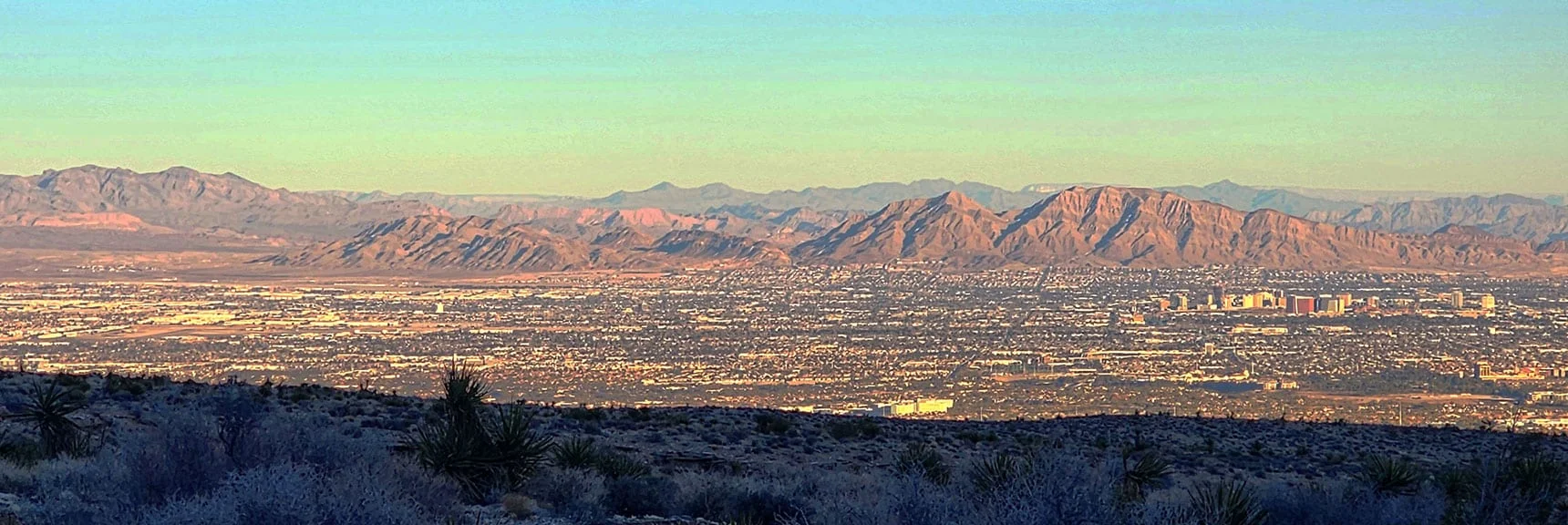 Frenchman Mt. (right), Sunrise Mt. (left). | 3 Basin Circuit | Calico Basin, Brownstone Basin, Red Rock Canyon, Nevada