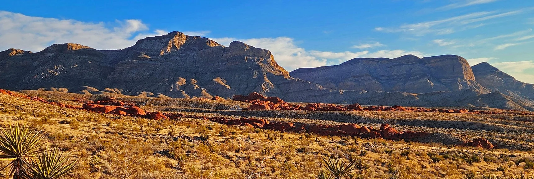Closer Viewn (right to left): Summerlin Ridge, The Whale, Gottlieb, Little Red Rock (foreground) | Damsel Peak Southeastern Pinnacle Loop | La Madre Mountains Wilderness, Nevada